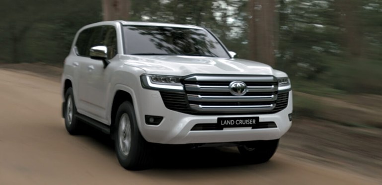 Xe Toyota 7 chỗ Land Cruiser