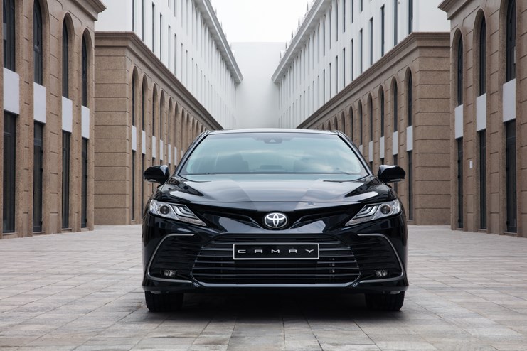 Phần đầu xe Toyota Camry 2023